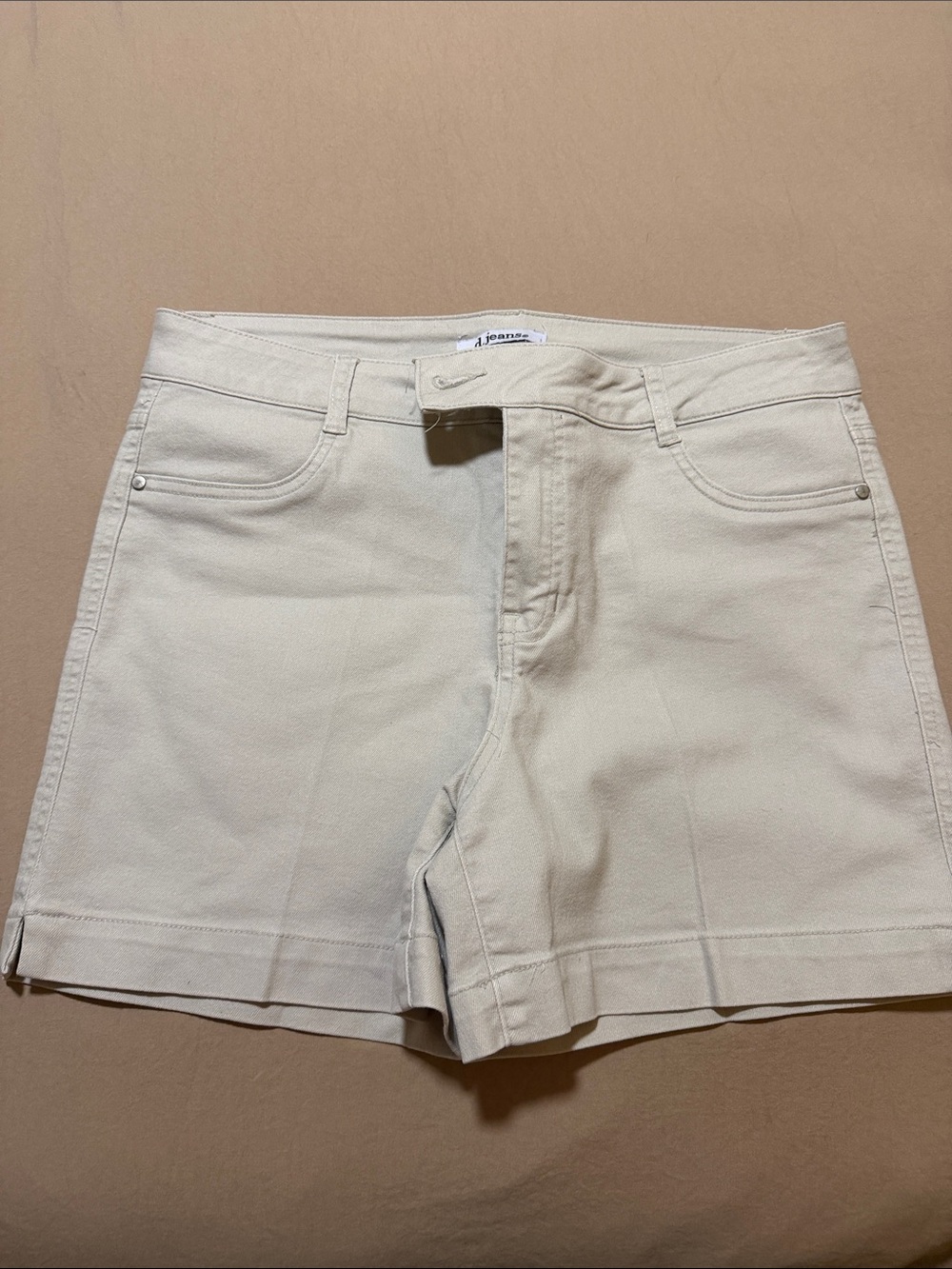 d. jeans Cream High-Rise Denim Shorts
